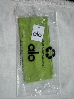 ALO Yoga Lime Green Performance Conquer Headband